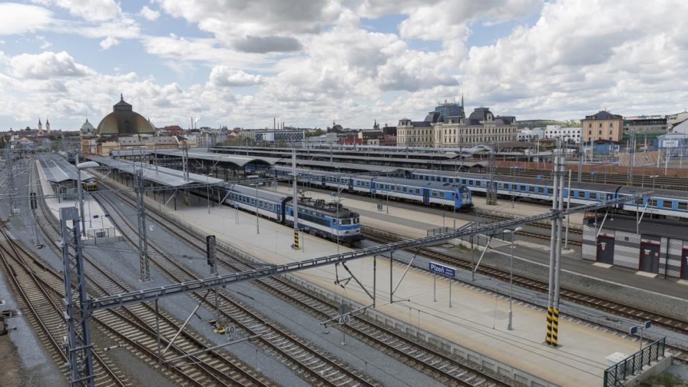 Pohled na železniční stanici Plzeň, Hlavní nádraží