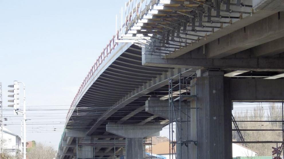 Kompletně sestavená NK mostu