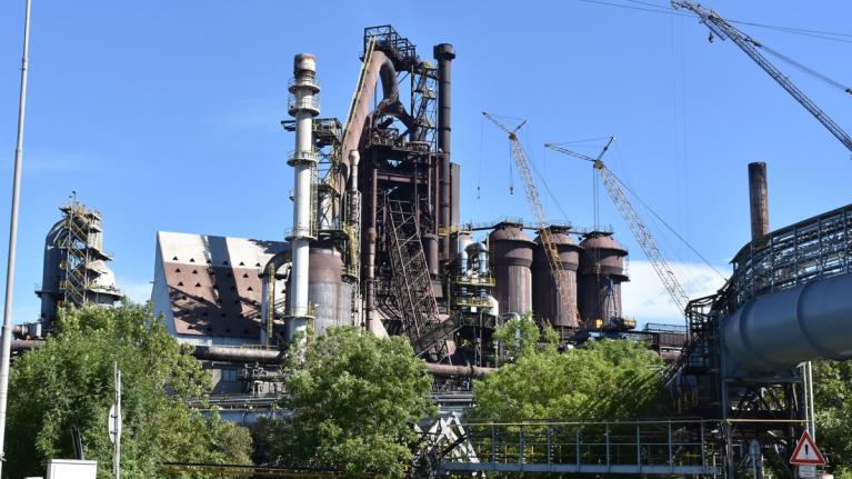 Výroba oceli v Česku loni klesla o 8 %, výhled pro EU je letos ještě horší