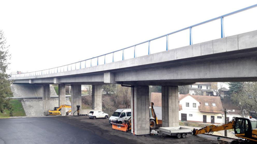 Most 43-020b přes rokli a potok v obci Černá Hora