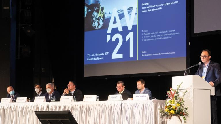 Konference Asfaltové vozovky 2021 proběhla s mezinárodní účastí