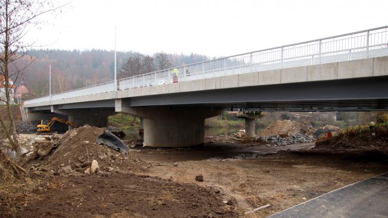 Obnova Dvorského mostu přes řeku Ohři v Karlových Varech