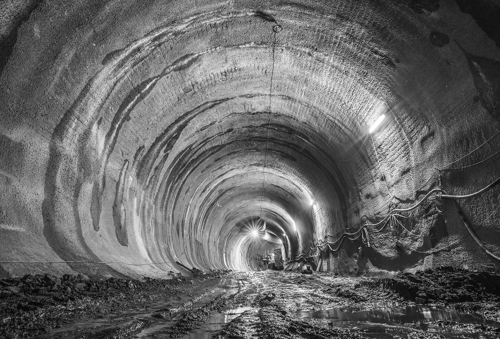 Jednokolejný traťový tunel u stanice Olbrachtova - dokončená ražba.