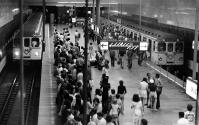 Od počátku se metro stalo klíčovou křižovatkou pražské hromadné dopravy.