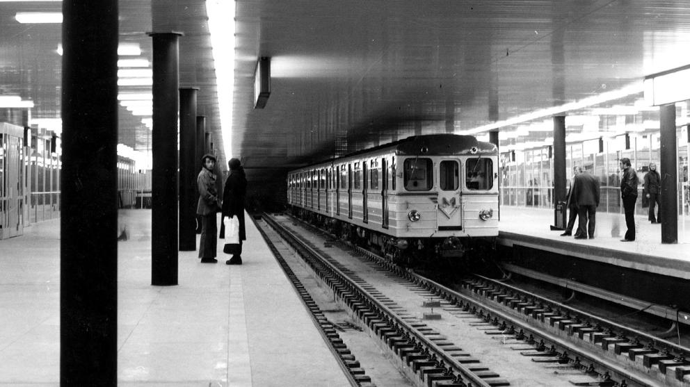 Provoz pražského metra zahájily sovětské vozy Ečs.