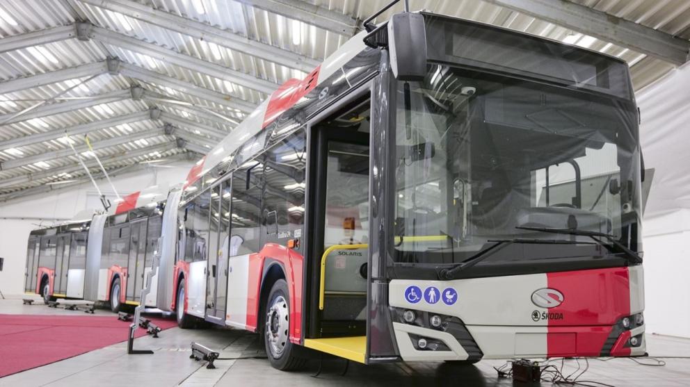 Naftové autobusy na lince č. 119 nahradí v Praze od března příštího roku velkokapacitní bateriové trolejbusy.