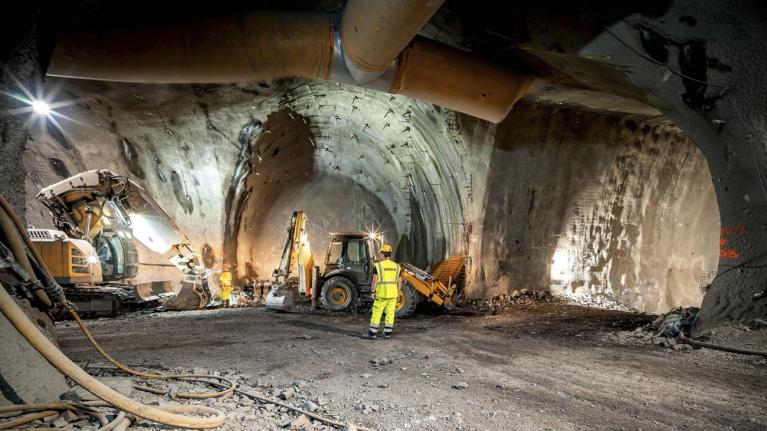  Na prvním úseku metra D jsou úspěšně dokončeny ražby většiny traťových tunelů a vyražena více než polovina objemu obou ražených stanic - 2. část