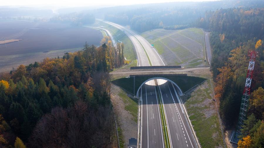 Řidiči dostanou v předstihu vánoční dárek: 80 kilometrů nových dálnic