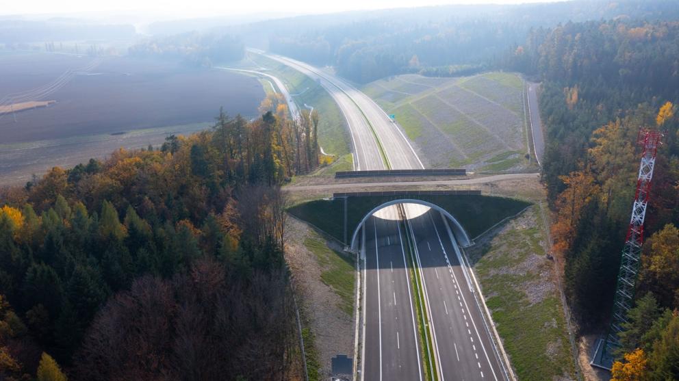 Spolu s dálnicí D4 mezi Příbramí a Pískem otevře stát v jednom týdnu od 16. do 22. prosince zhruba 80 kilometrů nových dálnic. Jde o rekord.