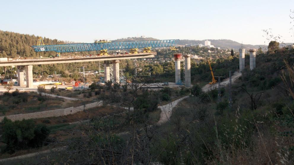 Motsa Bridge se nachází v blízkosti Jeruzálema na hlavní spojnici s městem Tel Aviv